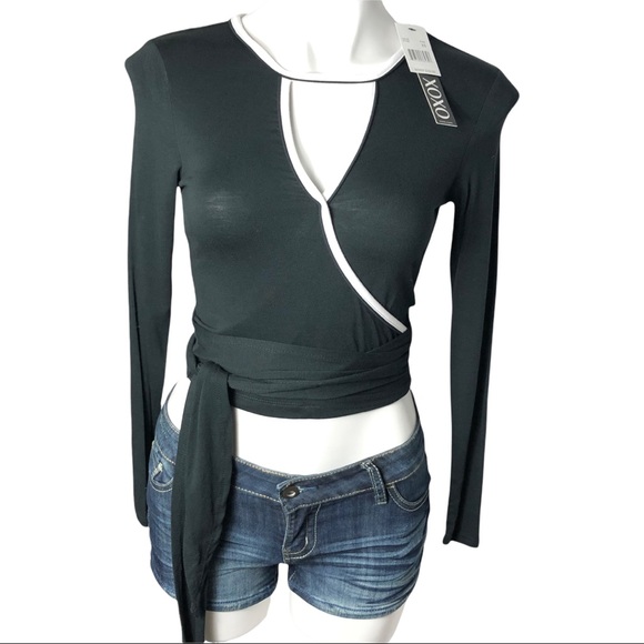 XOXO Black n White Stretchy faux Wrap Top Long wrap around Tie at waist. Sz XS - Picture 3 of 7